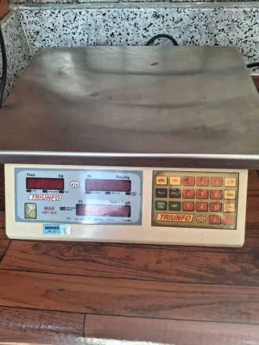 ? Balança Comercial Triunfo DST 15kg - Muito Conservada (Para Manutenção)