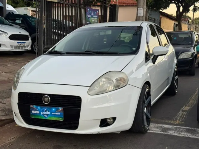 Fiat Punto Essence 1.6 Flex 16V 5P 2012