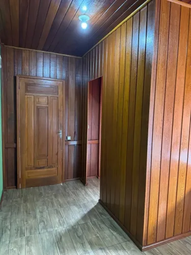 Aluguel de casa de madeira