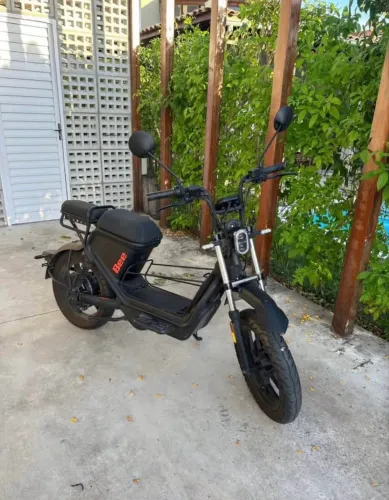 Moto elétrica bee mini trail