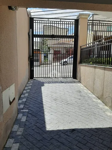 Casa em Condomínio Fechado - 2 Suítes - Próx. Metrô Patriarca - 110m² totais