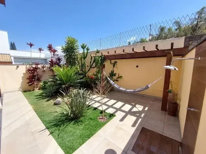 Sobrado com 4 dormitórios à venda, 215 m² por R$ 1.350.000,00 - Jardim Santa Clara - Tauba