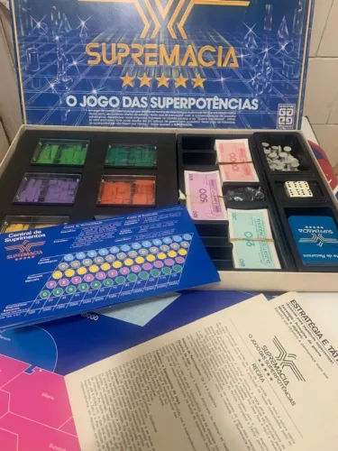 Jogo de Tabuleiro SUPREMACIA - O Jogo das Superpotências