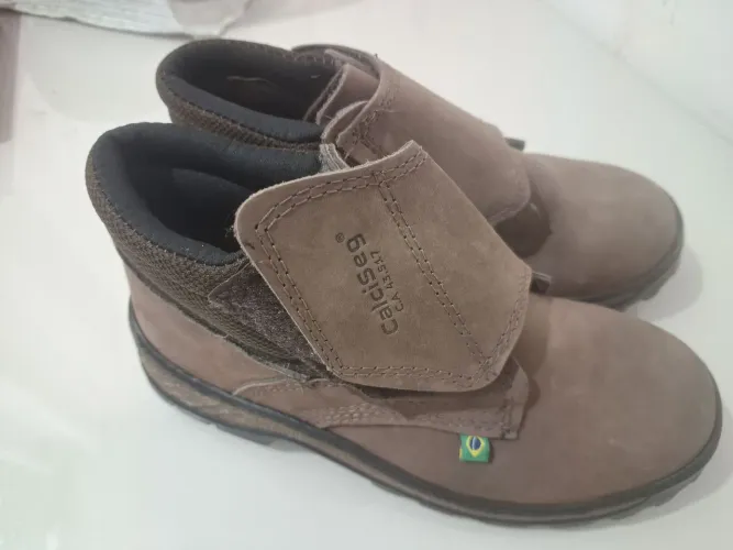 Bota de Segurança Calseg TAM 37 - Nova, Sem Uso