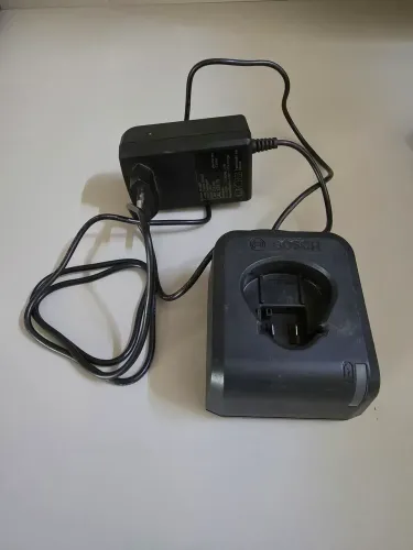 Carregador Bateria Bosch 12 Volts Rapido