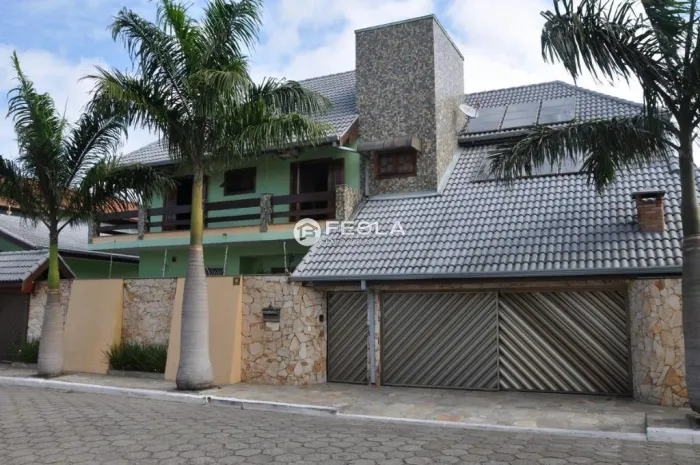 Casa à venda em Peruíbe, Cidade Balneária Peruibe-Scipel, com 6 quartos, com 331.66 m²