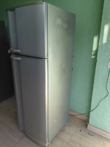 Geladeira brastemp 500 litros inox,gelando muito bem em cima e em baixo classe A economica