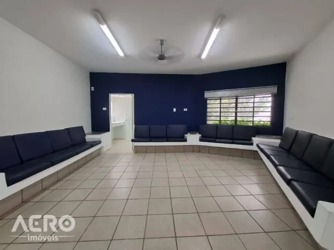 Imóvel comercial com 8 salas