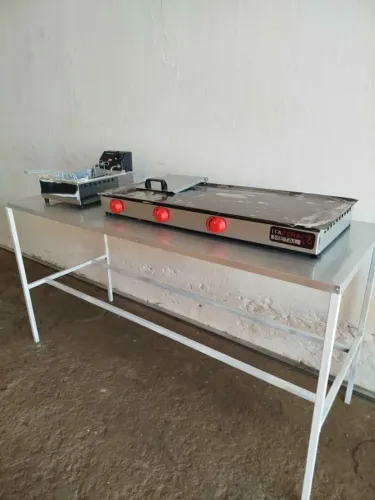 Chapa fritadeira e mesa tudo novo a pronta entrega