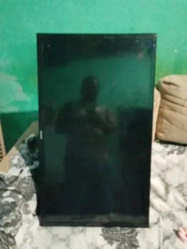 Televisão Samsung para tirar peças com a tela queimada