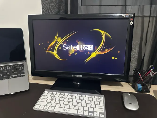 Monitor Satellite INT 22? LED