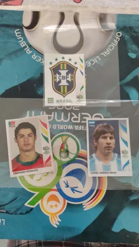 17 figurinhas retiradas