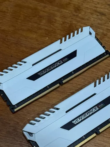 16GB DDR4 Corsair Vengeance RGB 3200Mhz