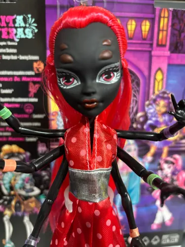 Boneca Genérica Wydowna 