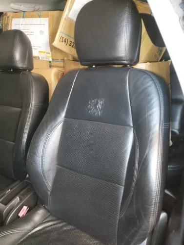 Bancos em couro original do Peugeot 307 Hatch
