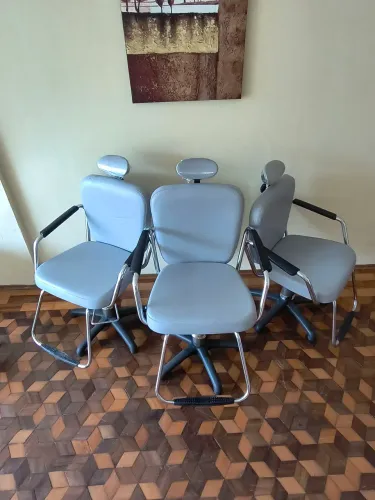 3 Cadeiras de Salão Hidráulicas com Apoio de Cabeça ? Cinza
