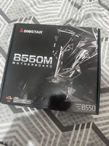 Placa-mãe Biostar B550 AM4 Vendo placa-mãe Biostar B550, socket AM4, ideal para Ryzen.