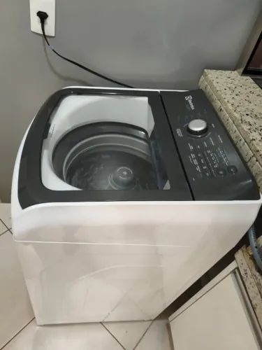 MÁQUINA DE LAVAR ELETROLUX 14,5KG - 6 MESES DE USO