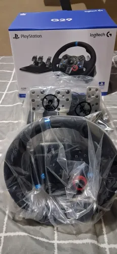 Volante e pedal Logitech - 2 semanas de uso
