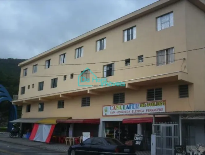Prédio comercial, lado praia com 5 lojas 10 aptos oportunidades ,na divisa com Mongaguá e