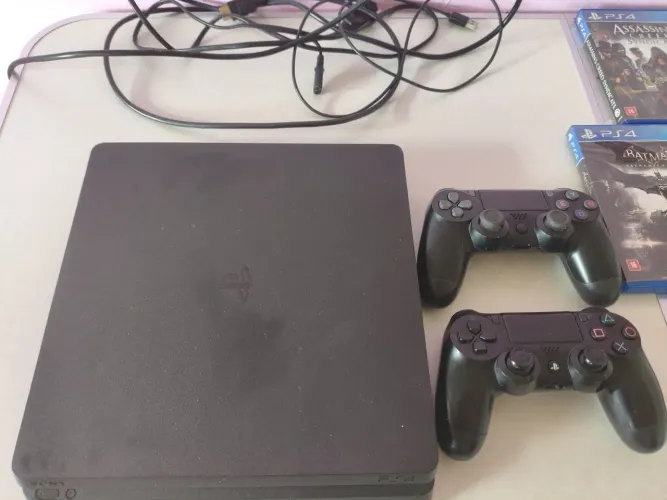 PS4 1TB + 4 JOGOS + 2 CONTROLES 1500