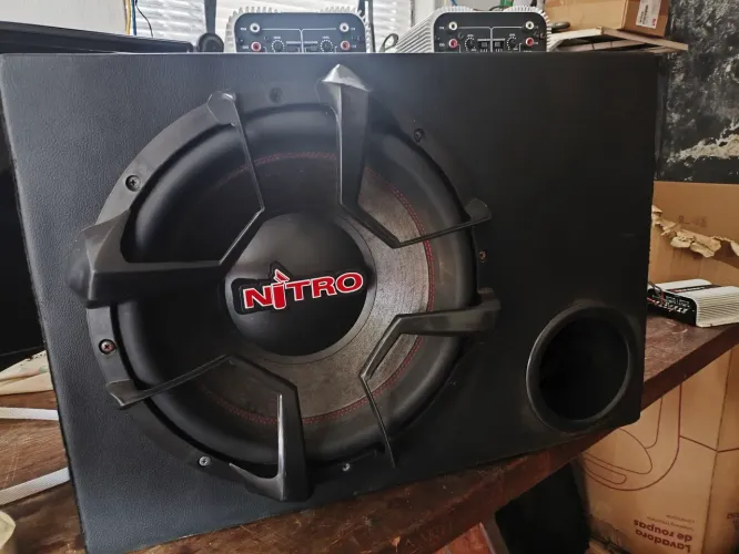 Caixa de som Nitro 700rms e ts400