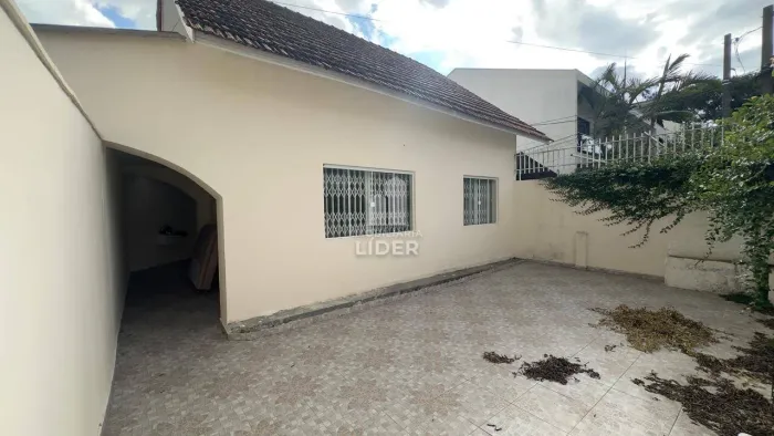Sobrado para locação no bairro Bacacheri- 120m²!!