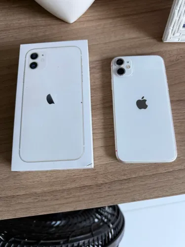 iPhone 11 - 128 GB - Branco