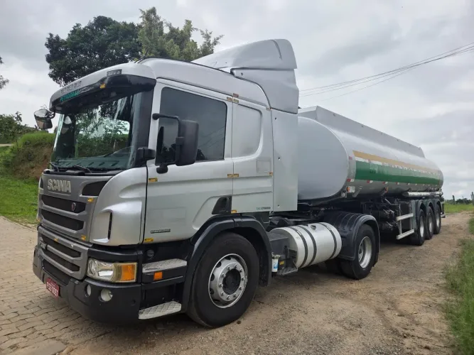 Scania P 360 + Carreta tanque 30.000 litros 