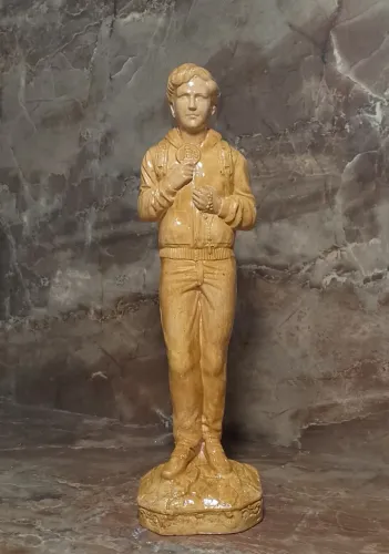 Imagem de São Carlos Acutis na cor madeira clara 19cm