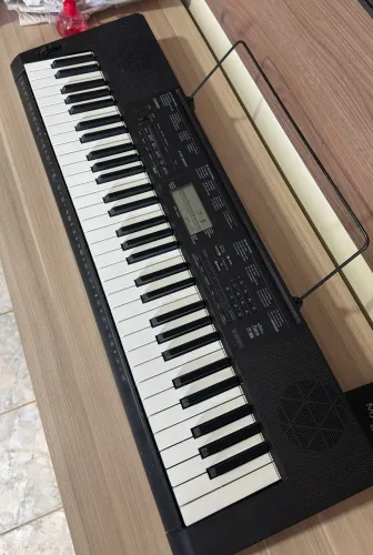 Teclado CASIO CTK-3200 (negociável)