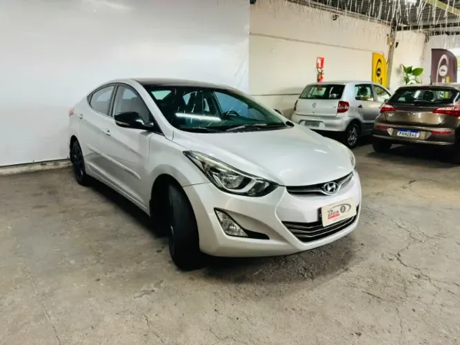 Hyundai Elantra GLS 2.0 16V Flex Aut. 2015