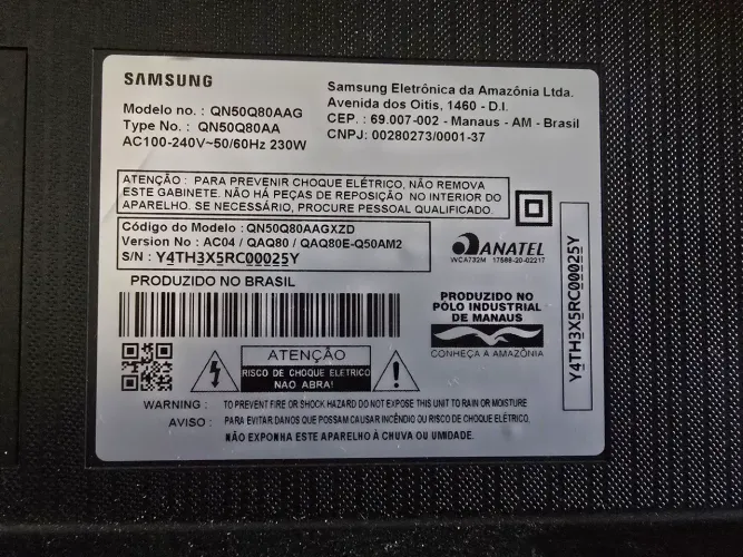 Vendo TV Samsung QLED 55 polegadas tela com listras.