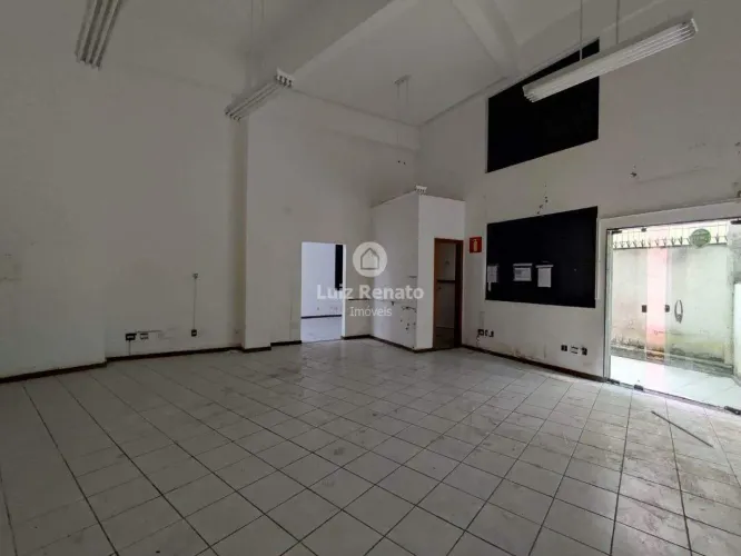 Prédio comercial para locação, 220m² de área na Serra