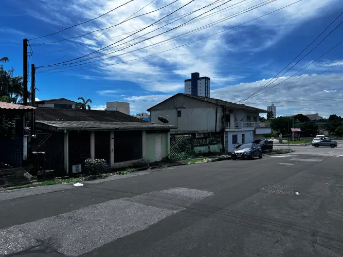 TERRENO OPORTUNIDADE - 600m² NA AV. PEDRO BAIÃO -