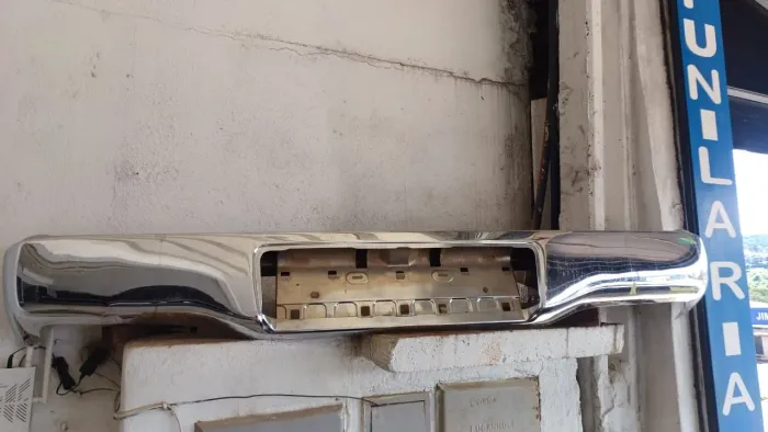 Vendo para-choque da Hilux 2013 original