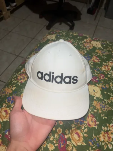 Boné adidas daily