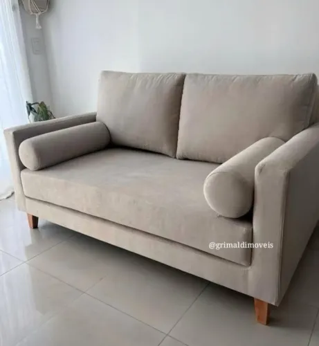 Sofá retrô direto da fábrica