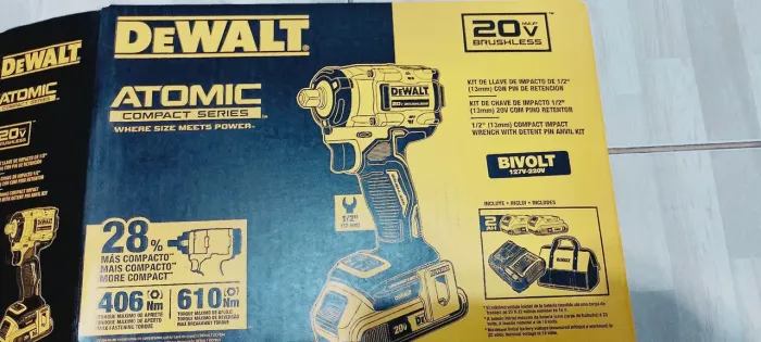 Chave de impacto 13mm 20V Dewalt DFC922D2 + 02 baterias+ 01 carregador+ Bolsa 