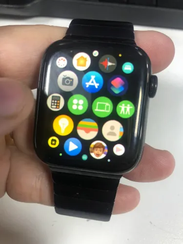 Apple Watch SE 4 (4ª Geração) + cabo carregador 