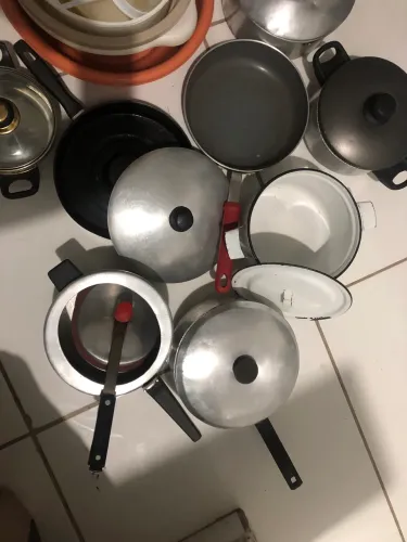 PANELAS E UTENSÍLIOS DE COZINHA