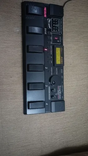 Pedaleira ax30g