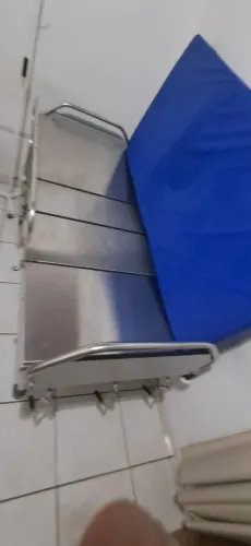 Vende-se cama hospitalar mecânica inoxidável 3 manivelas
