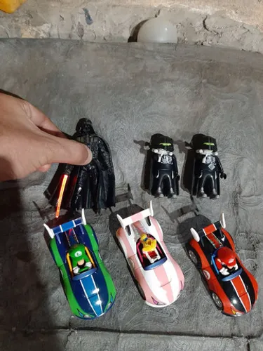 Boneco Darth Vader e bonecos Mário Bros 
