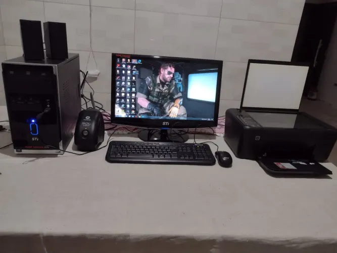PC Semp Toshiba para estudante com impressora