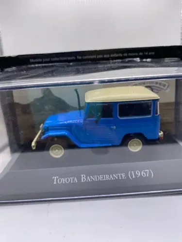 Miniatura Toyota Bandeirantes 1967 1/43 Carros Inesqueciveis