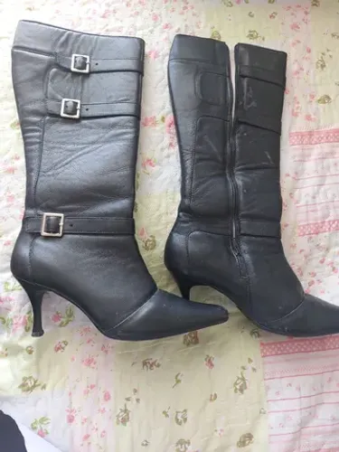 Bota Couro, número 3 5 