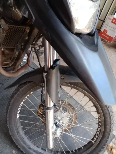 Honda XRE 300 vendo as peças sucata 