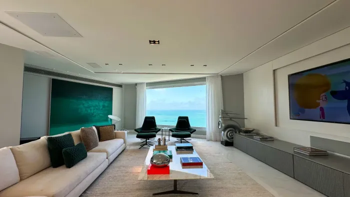 Oportunidade Exclusiva: Cobertura de Luxo no Condomínio Tortugas, Praia do Guarujá