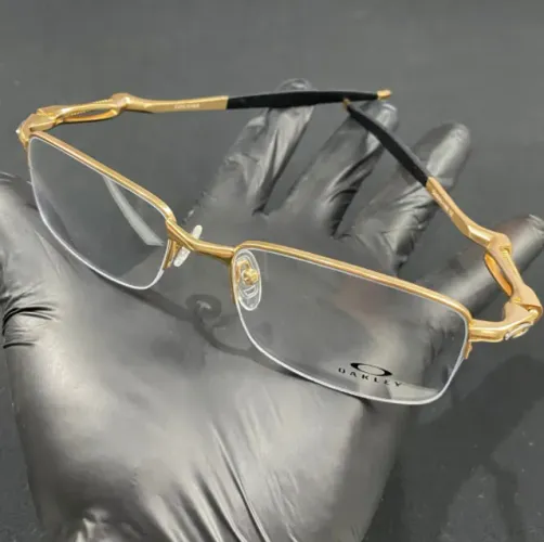 Aproveitem - Lupa Oakley Titanium